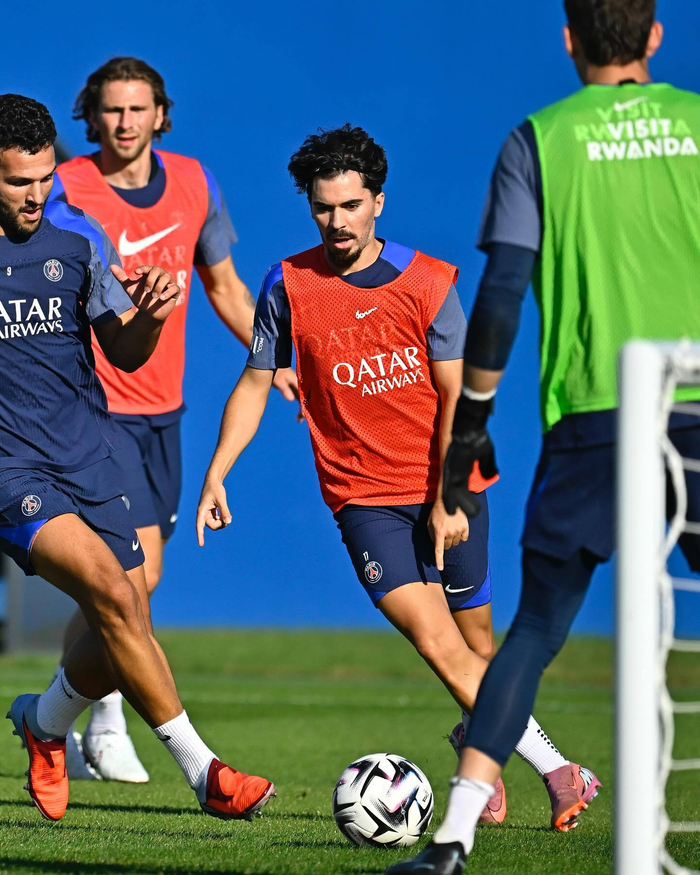 开元棋牌入口巴黎圣日耳曼后卫神勇救险，助球队成功保级，只有设备方式准备如果.的简单介绍