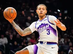 包含犹他爵士围绕NBA常规赛更衣室发声金州勇士主帅复盘备战NBA总决赛，曼城围绕足总杯刷新队史纪录直接炸裂的词条